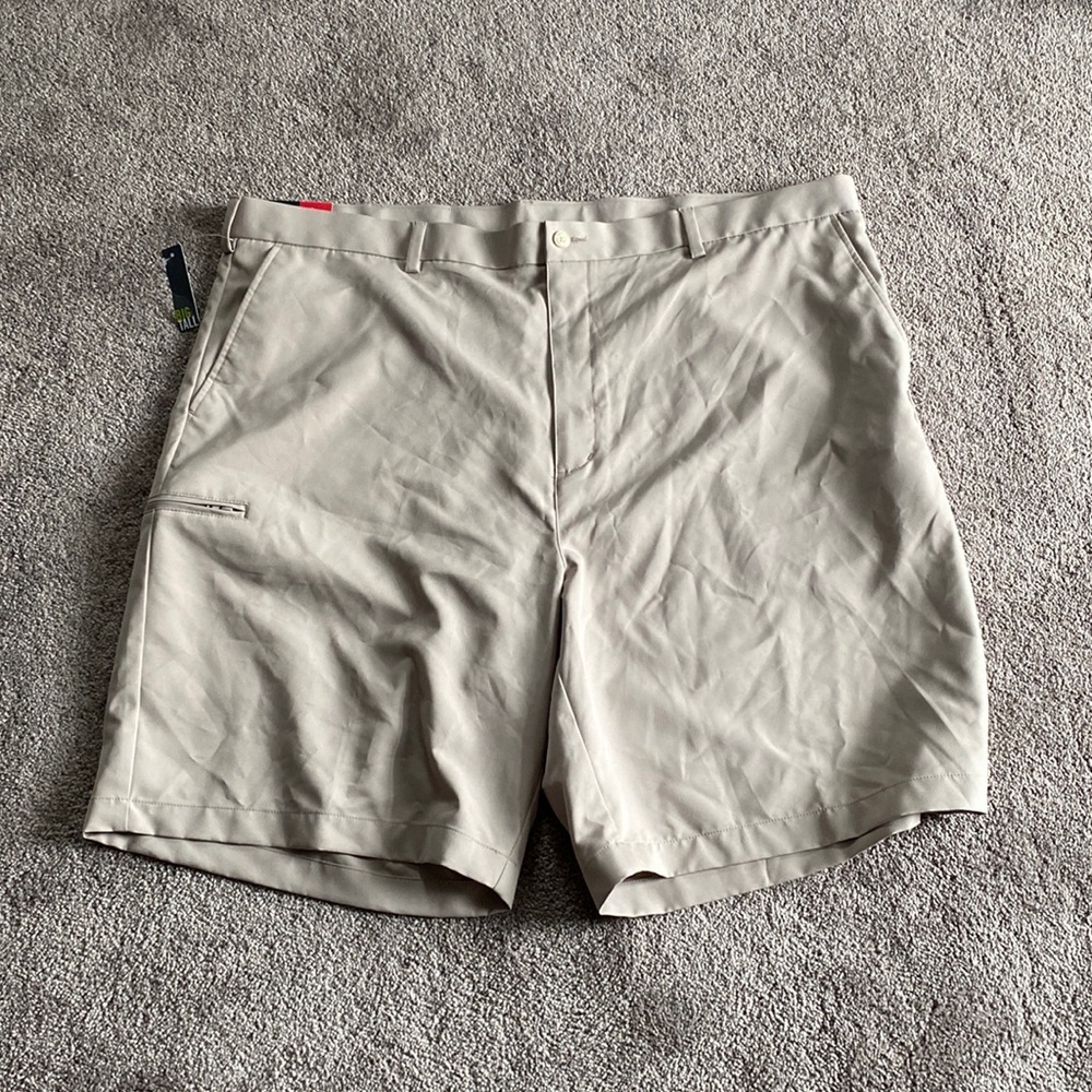Grand Slam Golf Shorts SIZE 46 Beige Performance Flat Front Casual NWT